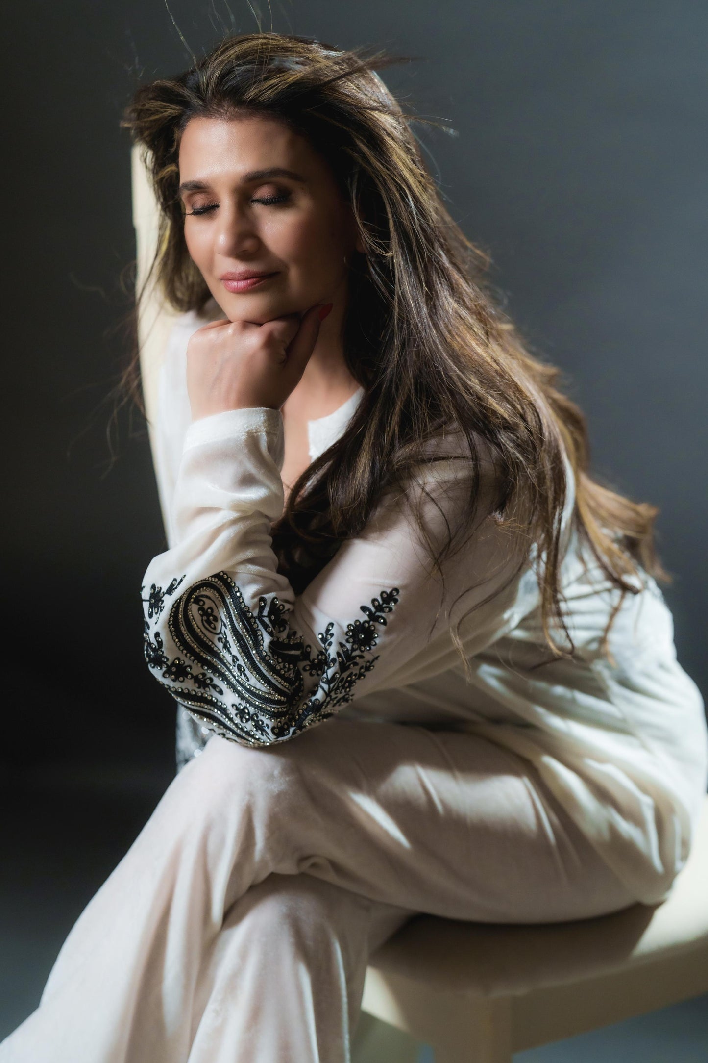 THE LUXURY TOP WHITE