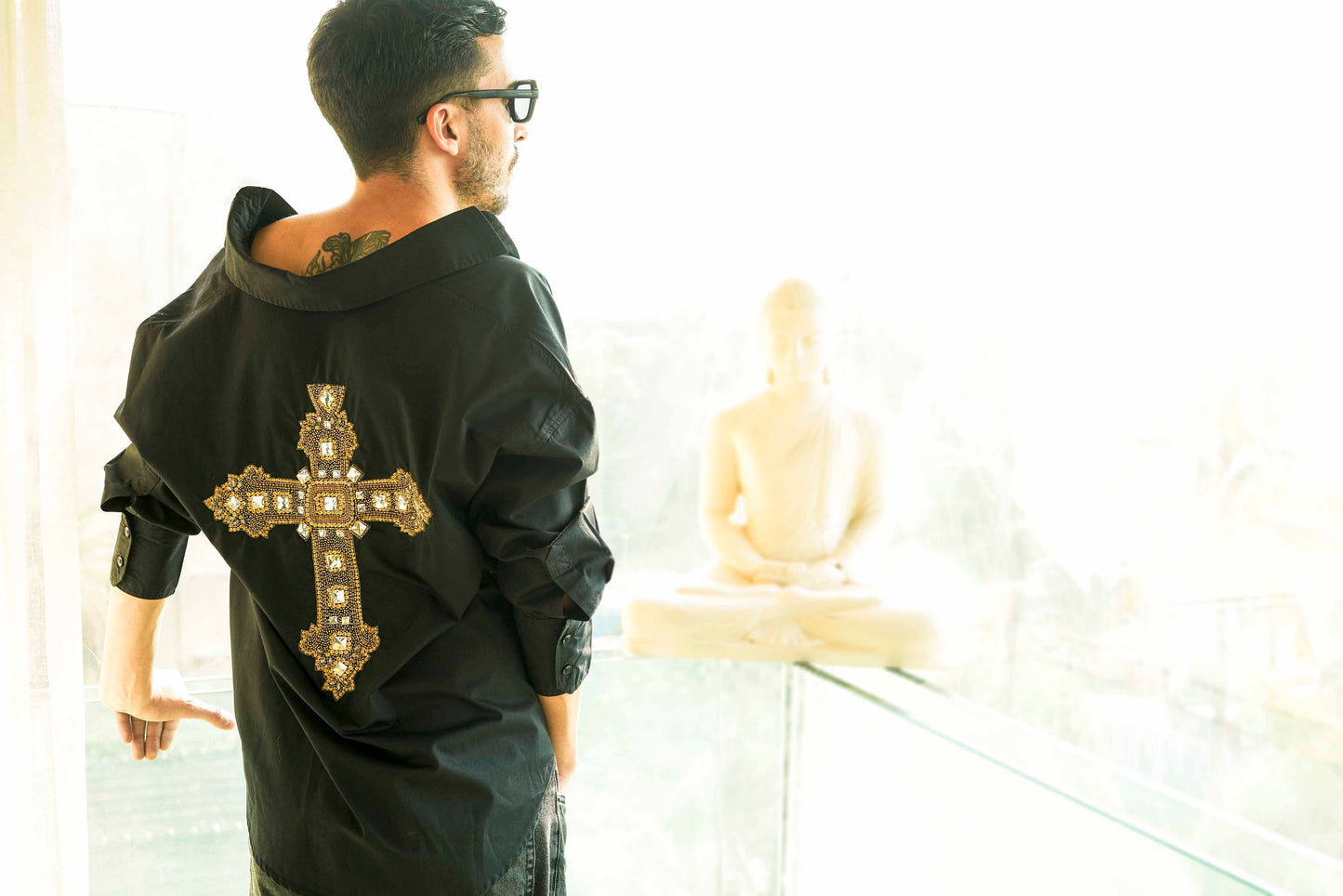 THE CROSS SHIRT BACK